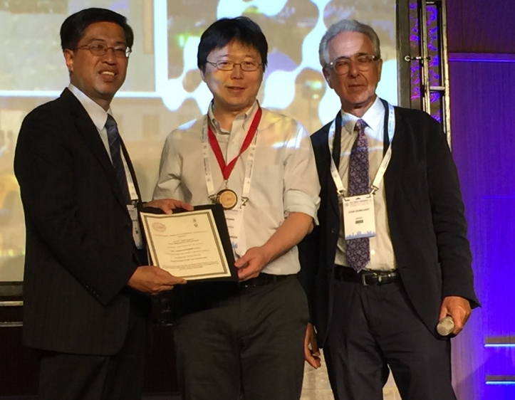 Professor Feng Zhang, one of the 2016 Tang Prize laureates in Biopharmaceutical Science, delivered a Tang Prize/IUBMB Lecture during the 42nd FEBS Congress.