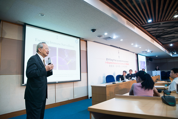 Dr. Wen-Chang Chang, an expert in immunology from the Academia Sinica