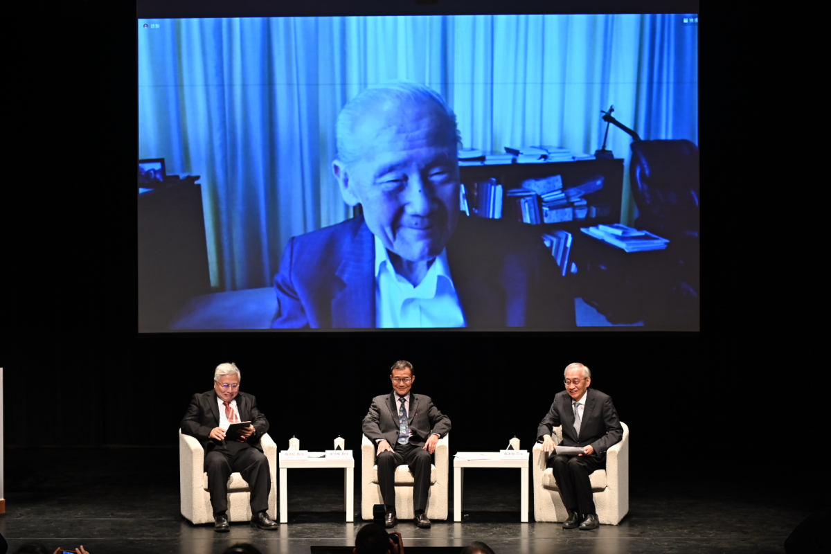 The Tang Prize Foundation and Taiwan’s National Chengchi University co-hosted the 2020 Tang Prize Masters’ Forum in Sinology on September 22, 2020 at the university’s Art and Culture Center.